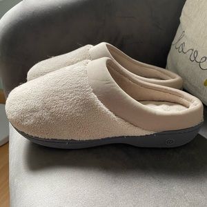 Isotoner Slippers - LIKE NEW!